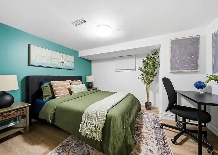 Private 2 Storey Home With 3Br-2Ba By Queen West