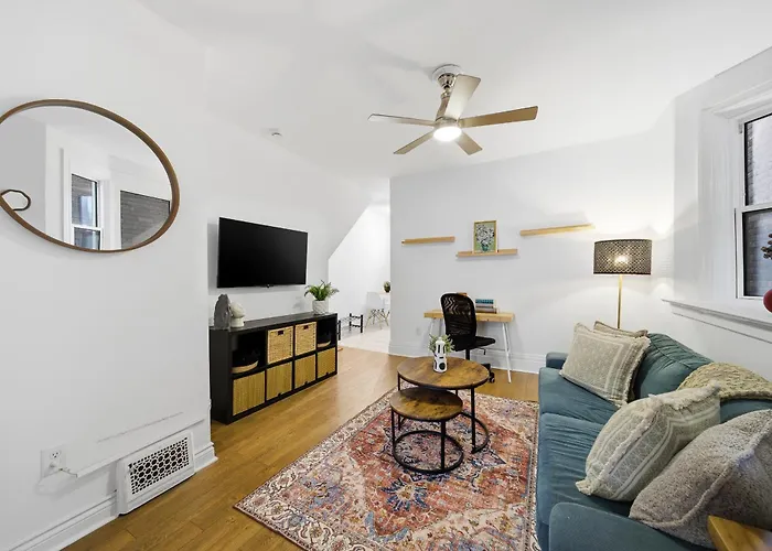Private 2 Storey Home With 3Br-2Ba By Queen West